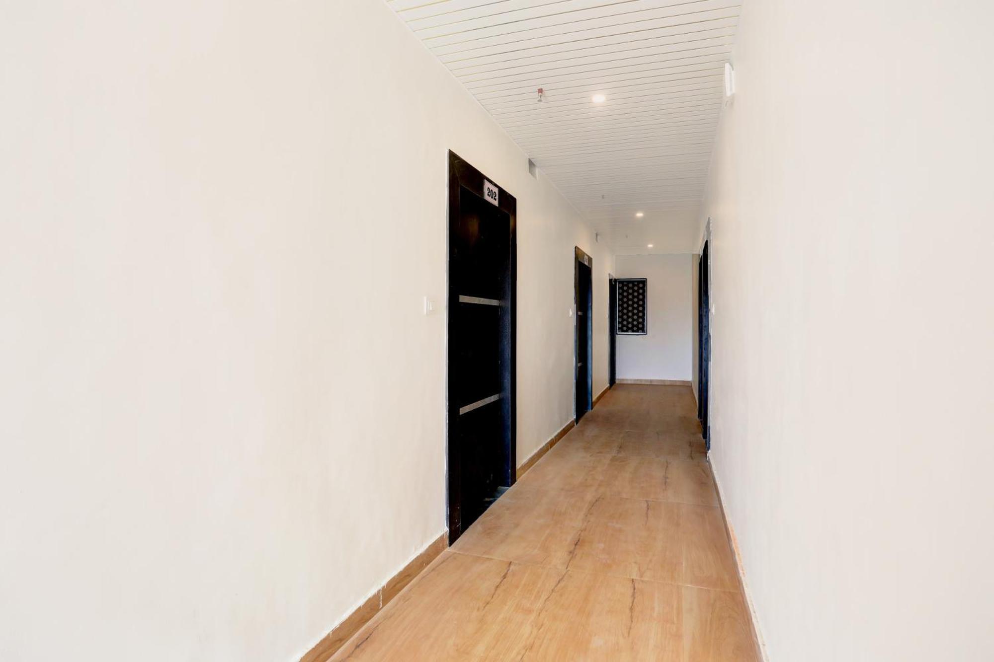 Hotel Super Townhouse Balua Road Pahadiya Varanasi Exterior foto