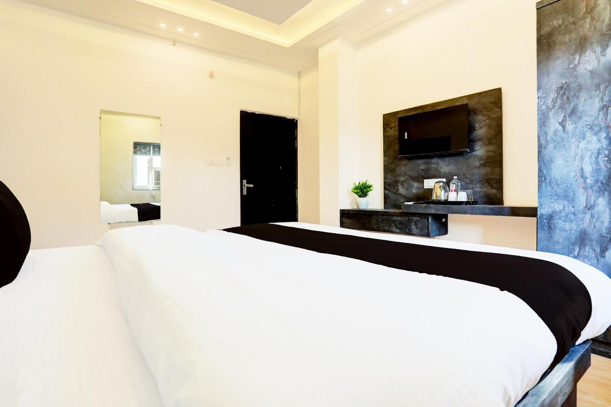 Hotel Super Townhouse Balua Road Pahadiya Varanasi Exterior foto